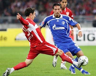 更是对足球 更是对足球